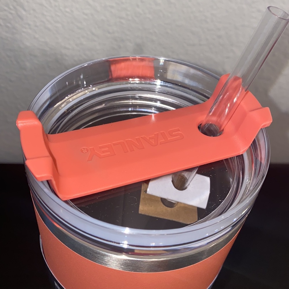 *BRAND NEW* Grapefruit Stanley Quencher 40oz Tumbler - Picture 4 of 4